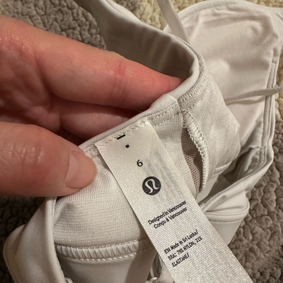 Lululemon license to train bra - Picture 10 of 11